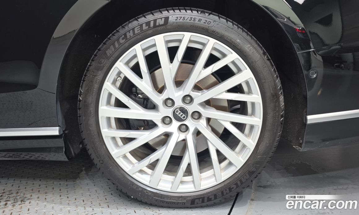 Audi A8 (D5) фото 21