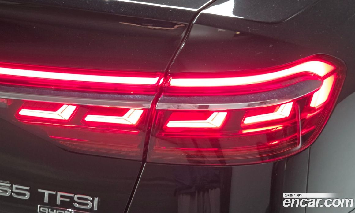 Audi A8 (D5) фото 23