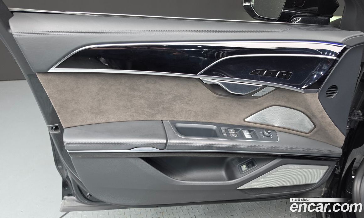 Audi A8 (D5) фото 24