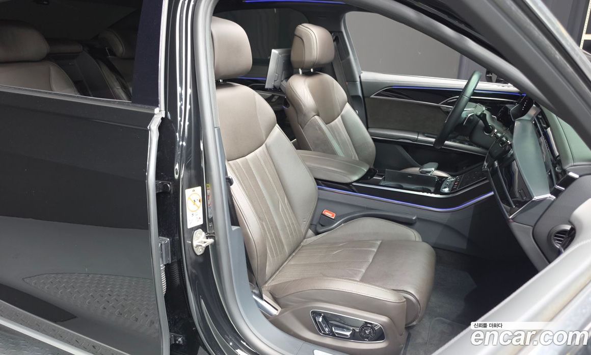 Audi A8 (D5) фото 26