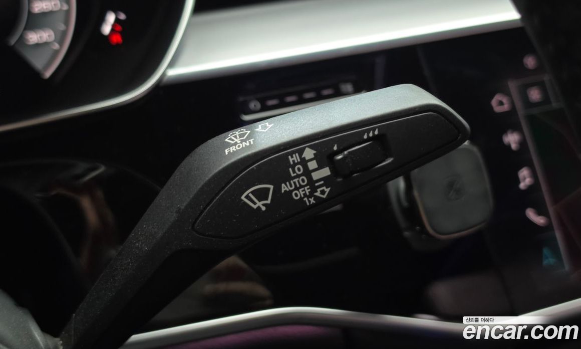 Audi A8 (D5) фото 28