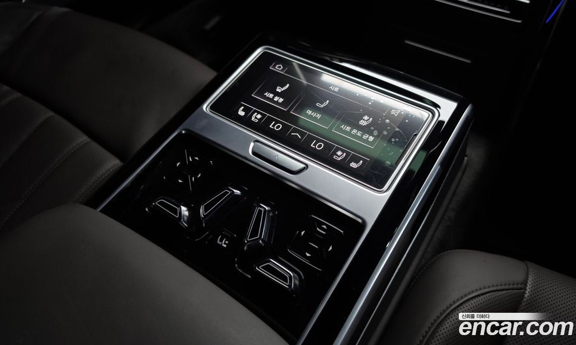 Audi A8 (D5) фото 33