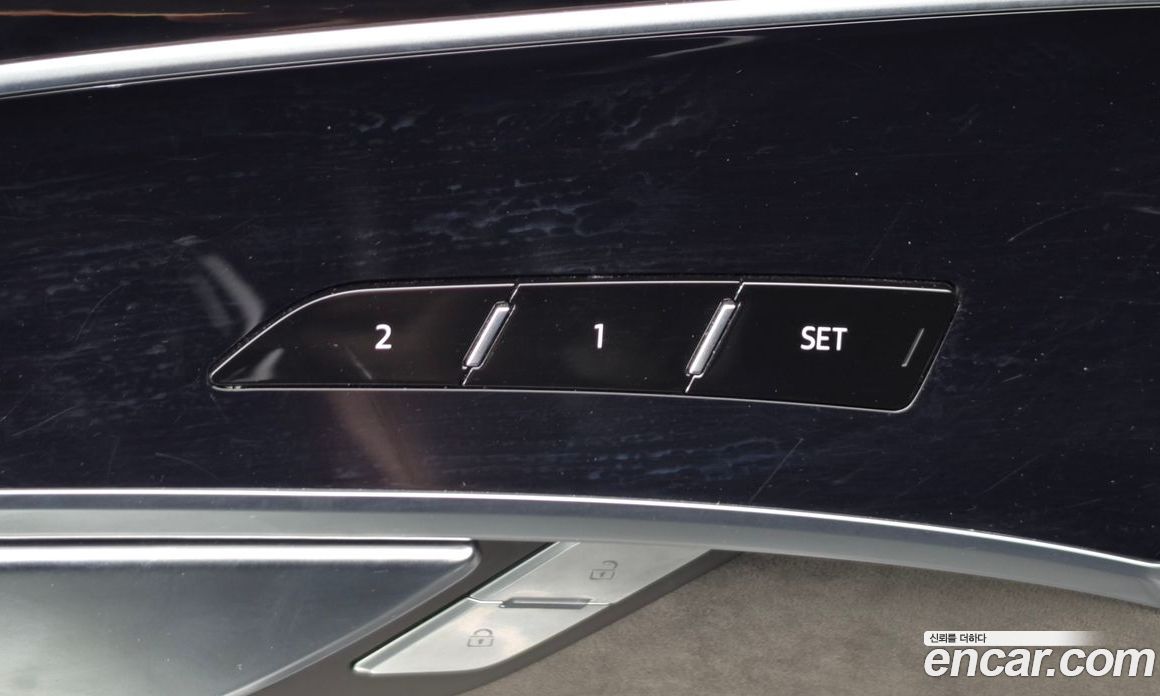 Audi A8 (D5) фото 35
