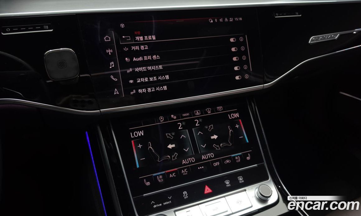 Audi A8 (D5) фото 36