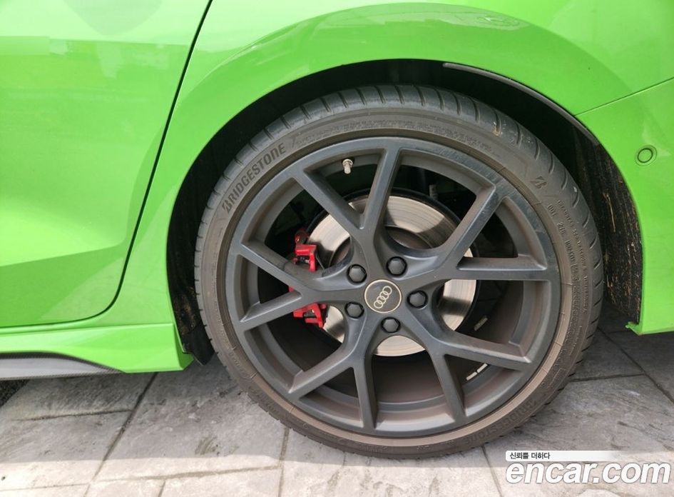 Audi RS3 (8Y) фото 6
