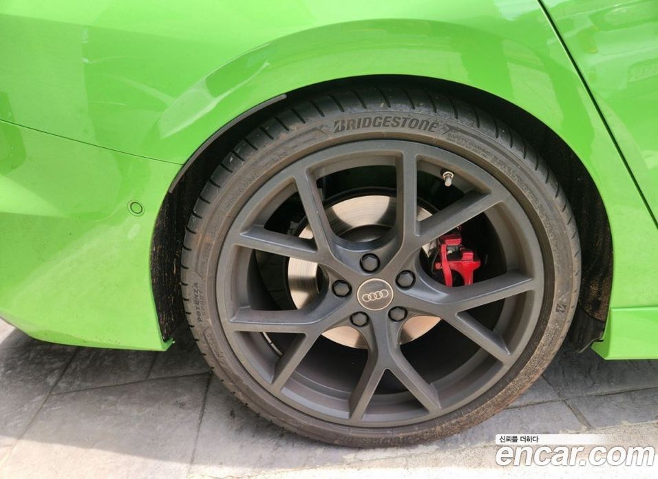 Audi RS3 (8Y) фото 7