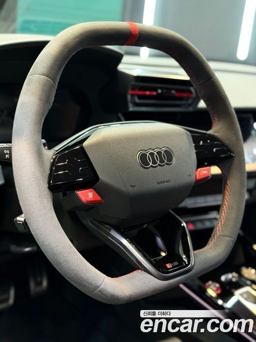 Audi RS3 (8Y) фото 8