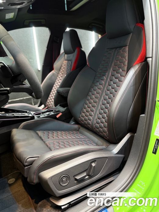 Audi RS3 (8Y) фото 9