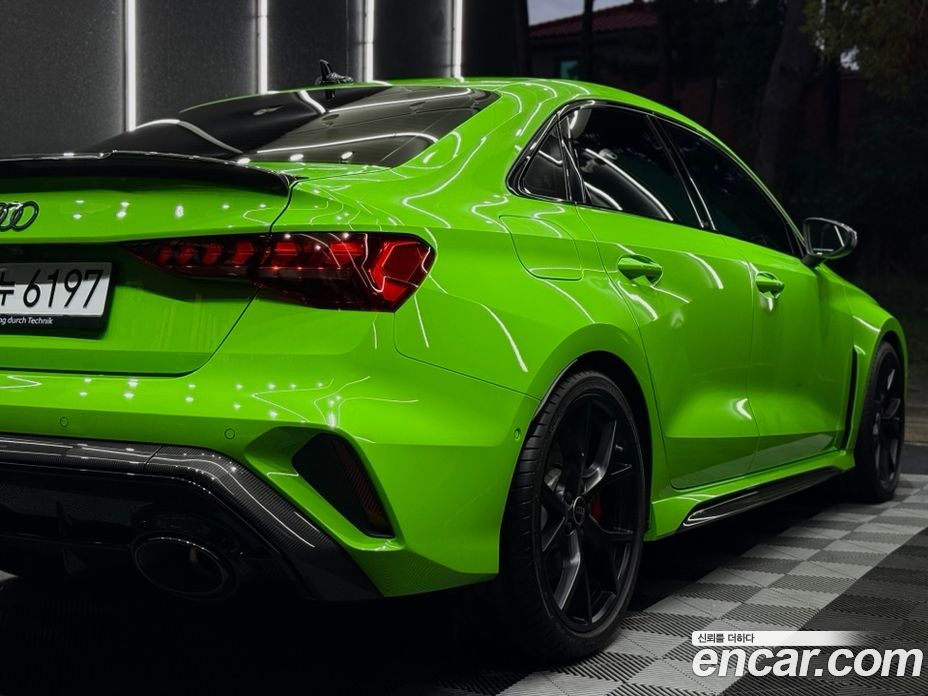 Audi RS3 (8Y) фото 12