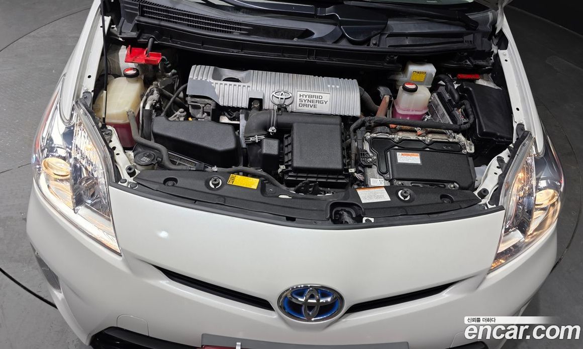 Toyota Prius фото 6