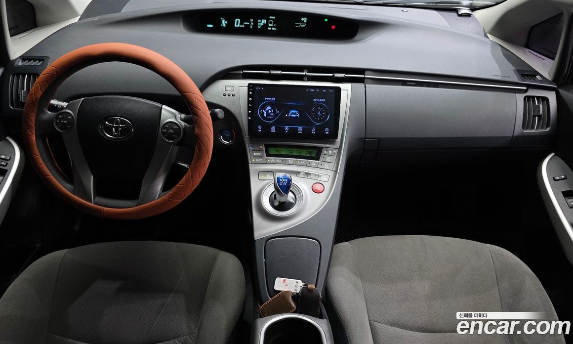 Toyota Prius фото 7