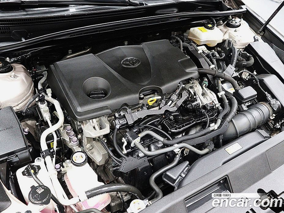 Toyota Camry (XV70) фото 6