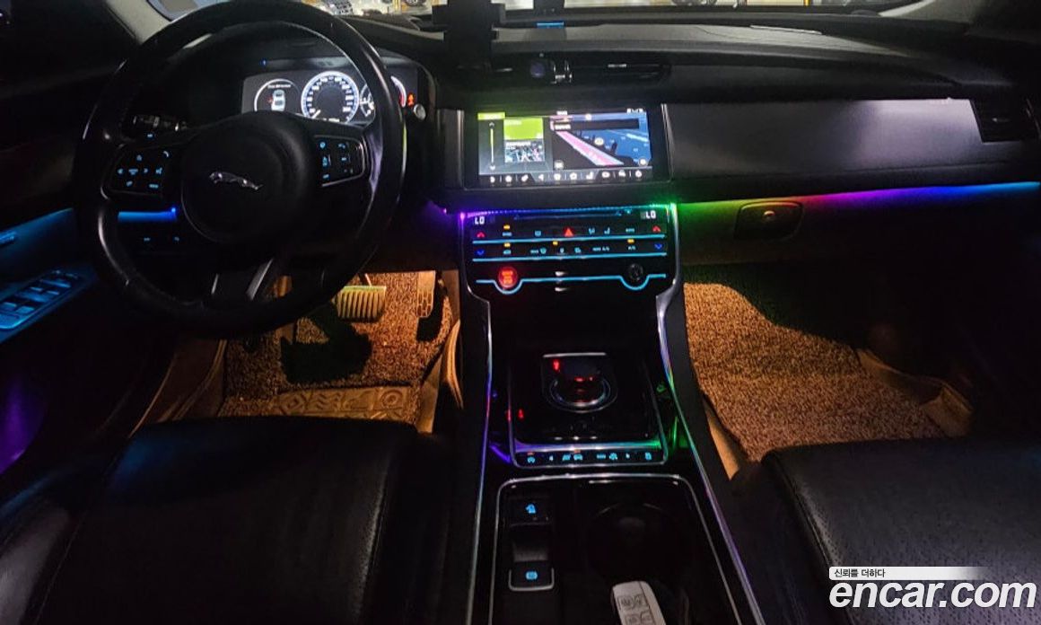 Jaguar XF (X260) фото 7