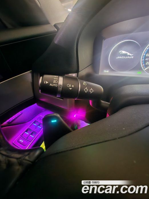 Jaguar XF (X260) фото 19