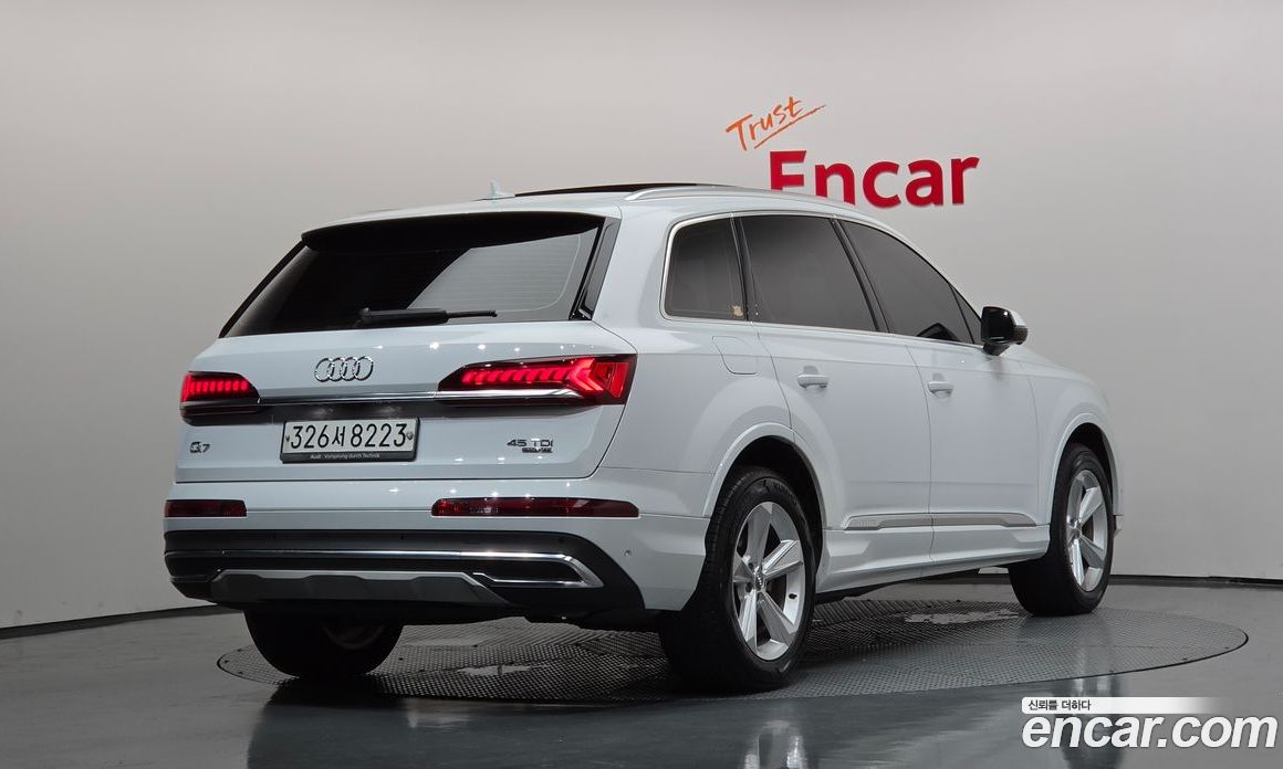 Audi Q7 (4M) фото 2