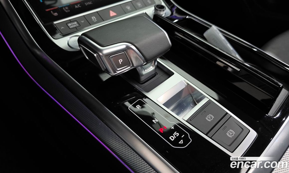 Audi Q7 (4M) фото 9