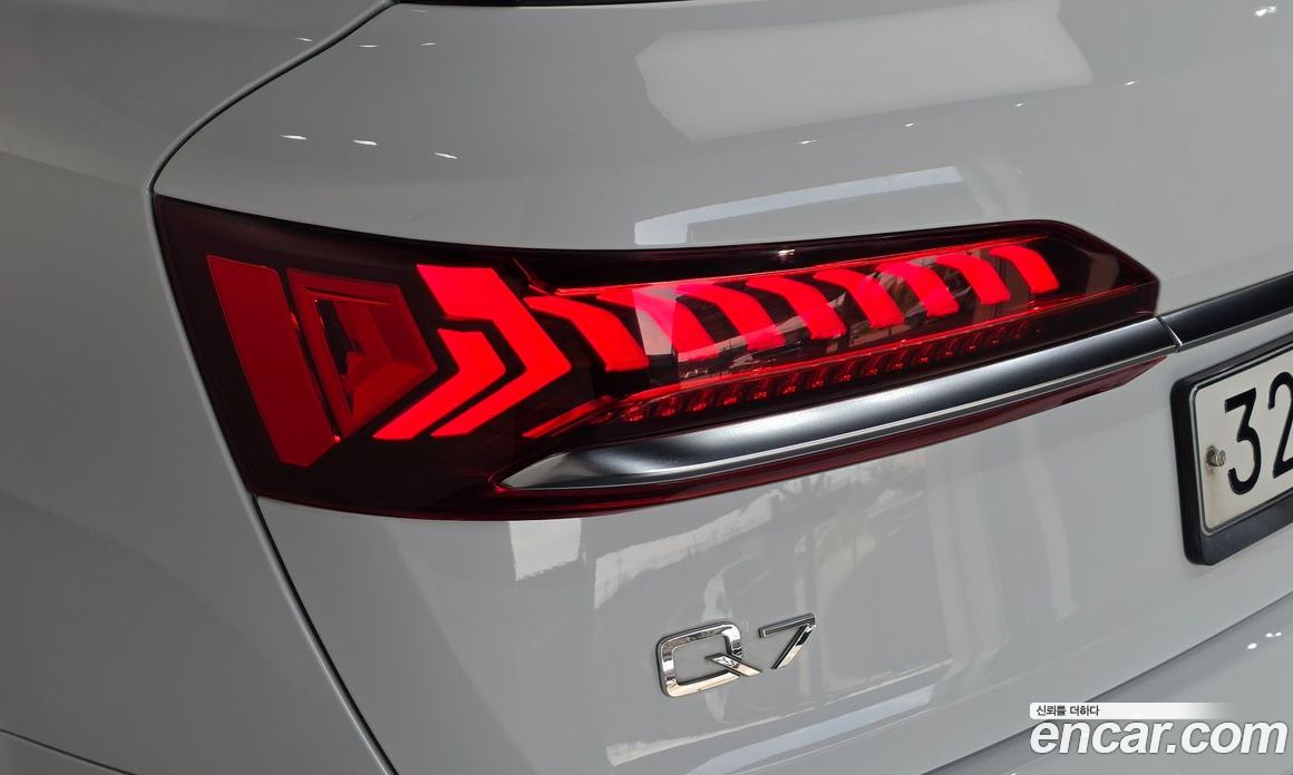 Audi Q7 (4M) фото 23