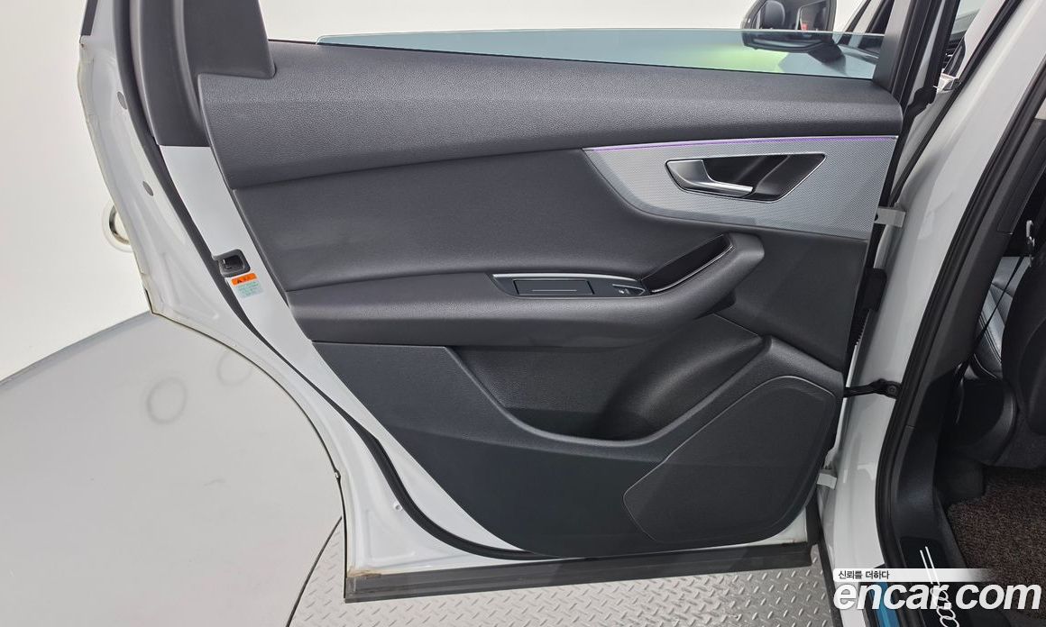 Audi Q7 (4M) фото 25