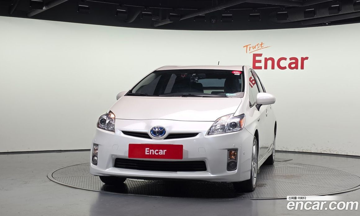 Toyota Prius фото 3