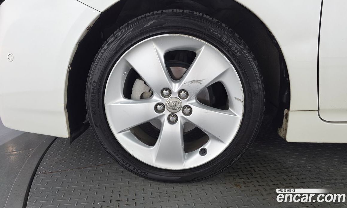 Toyota Prius фото 5