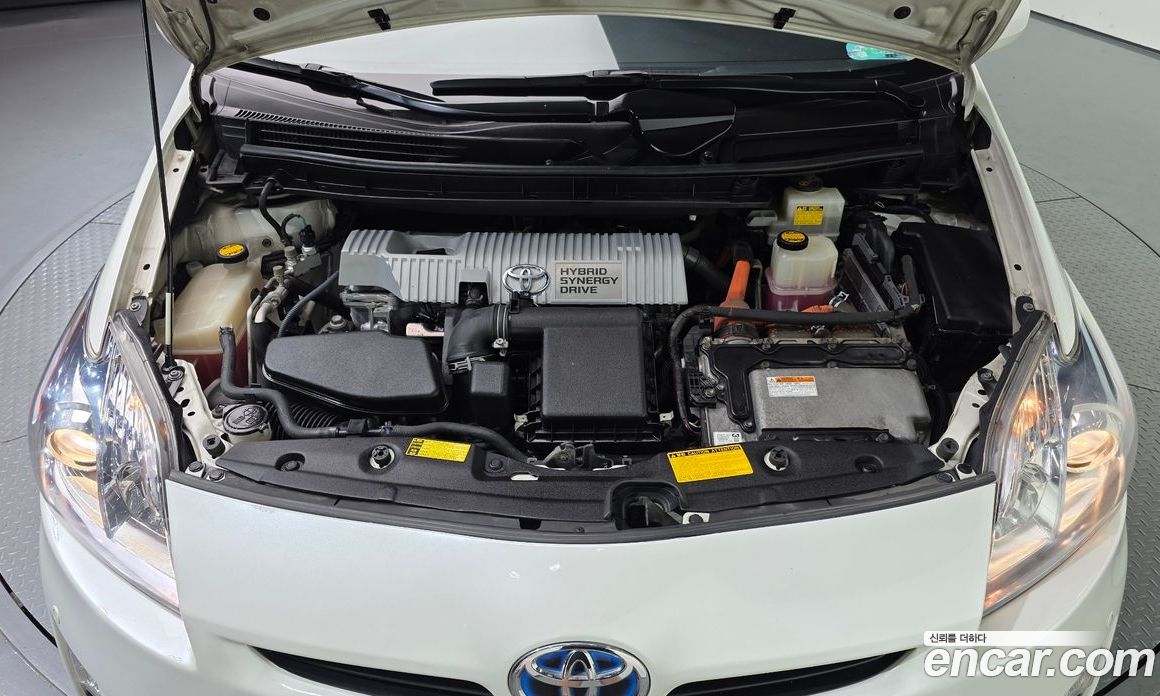 Toyota Prius фото 6