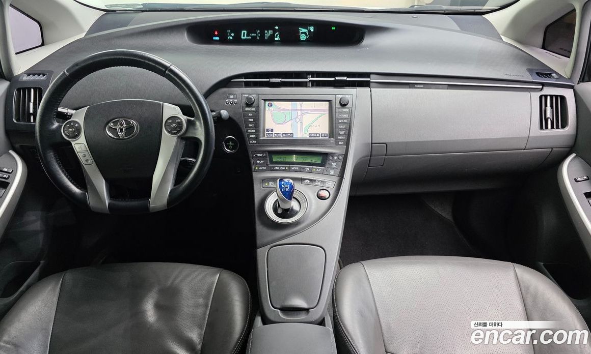 Toyota Prius фото 7