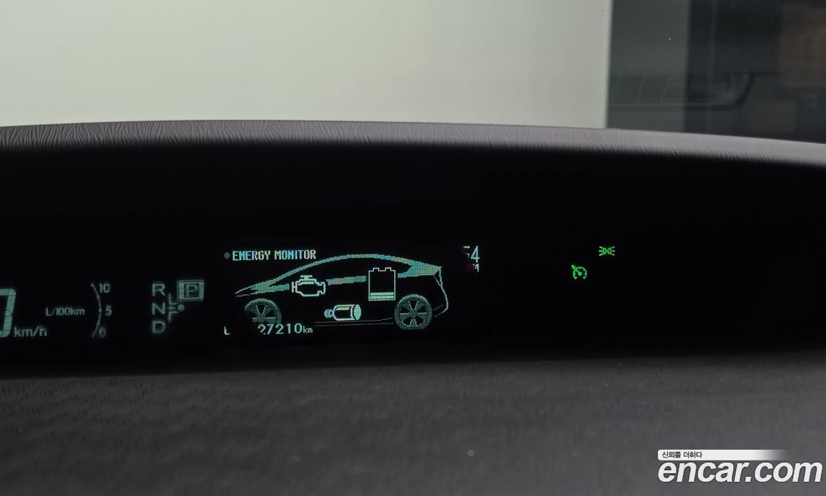 Toyota Prius фото 8