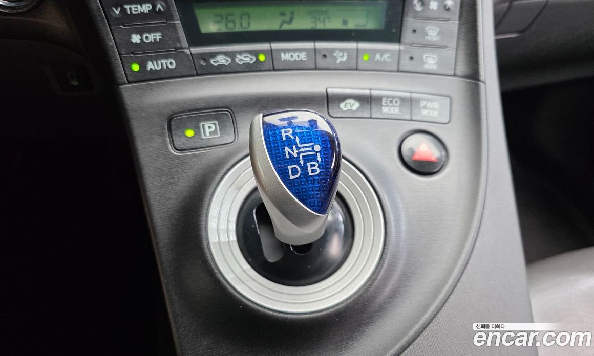 Toyota Prius фото 9