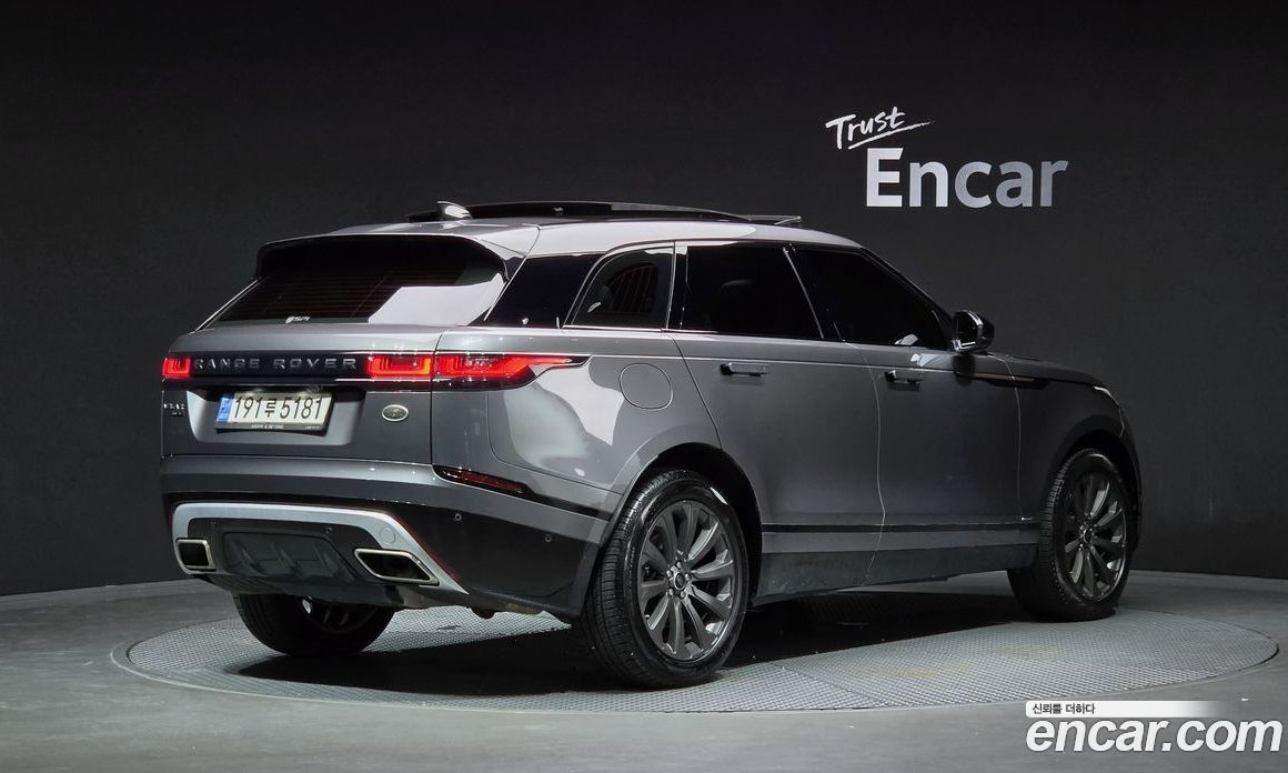 Land Rover Range Rover Velar фото 2