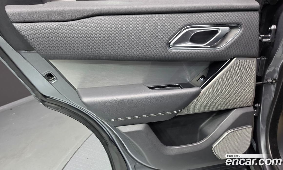 Land Rover Range Rover Velar фото 25