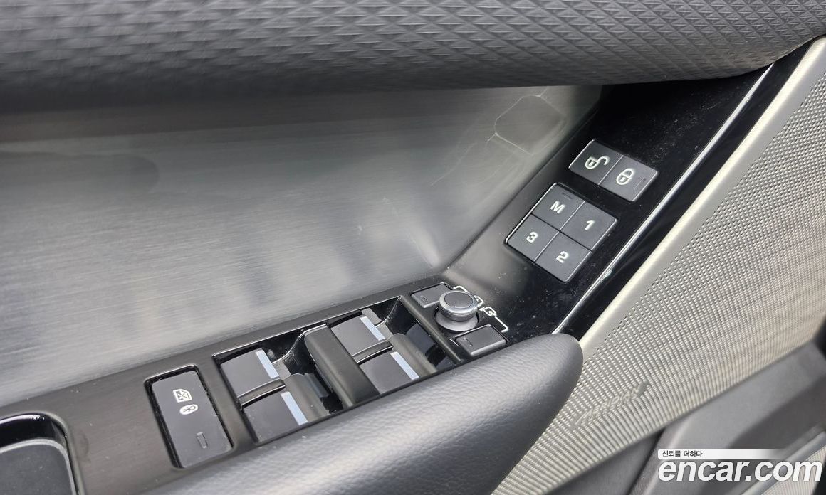 Land Rover Range Rover Velar фото 29