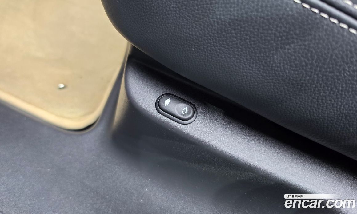 Land Rover Range Rover Velar фото 31