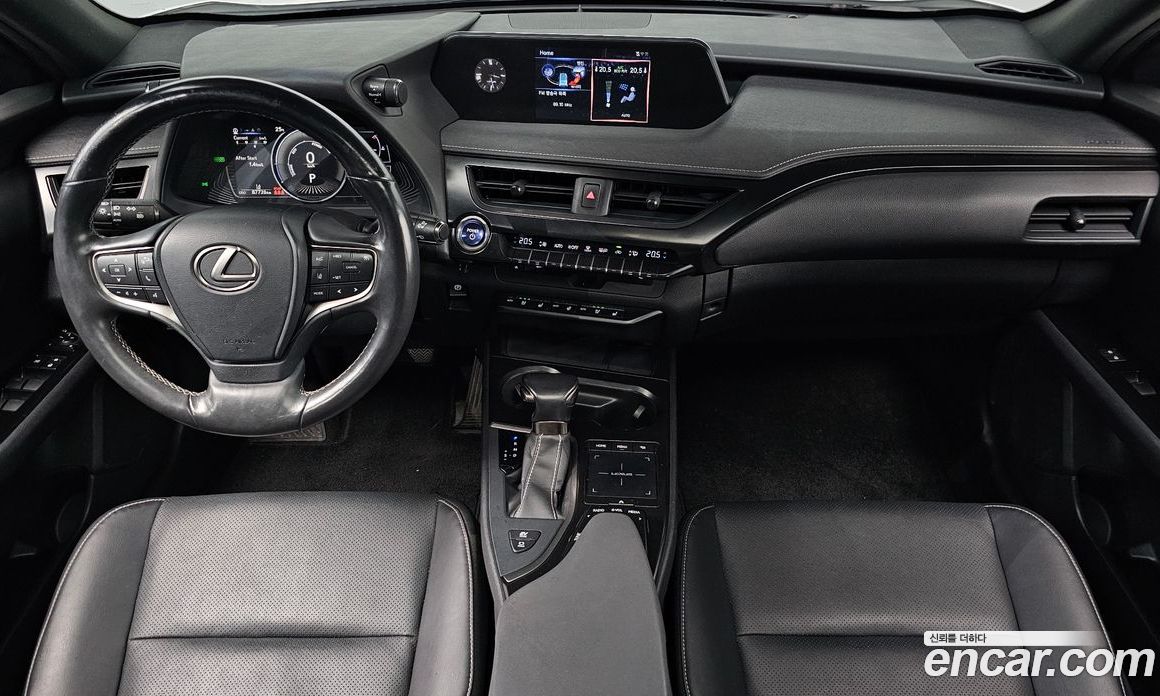 Lexus UX250h фото 6