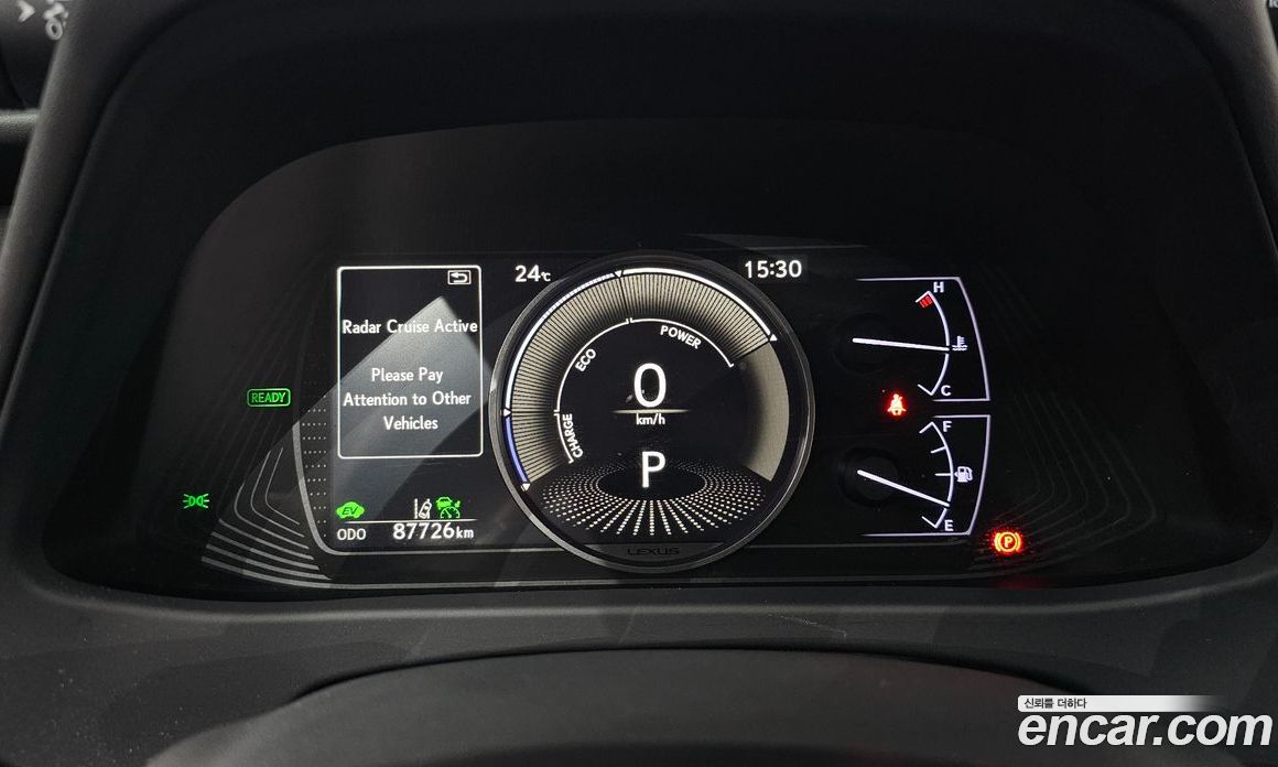 Lexus UX250h фото 7