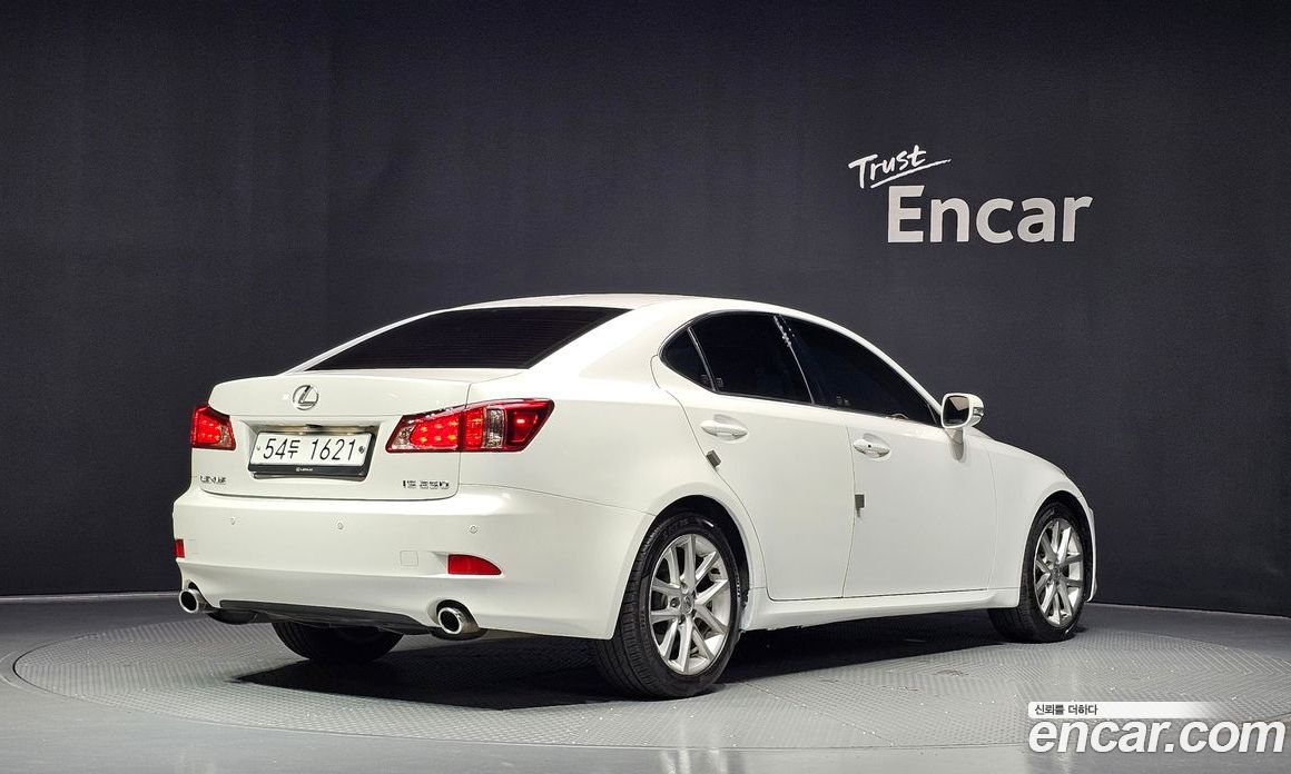 Lexus IS250 фото 2