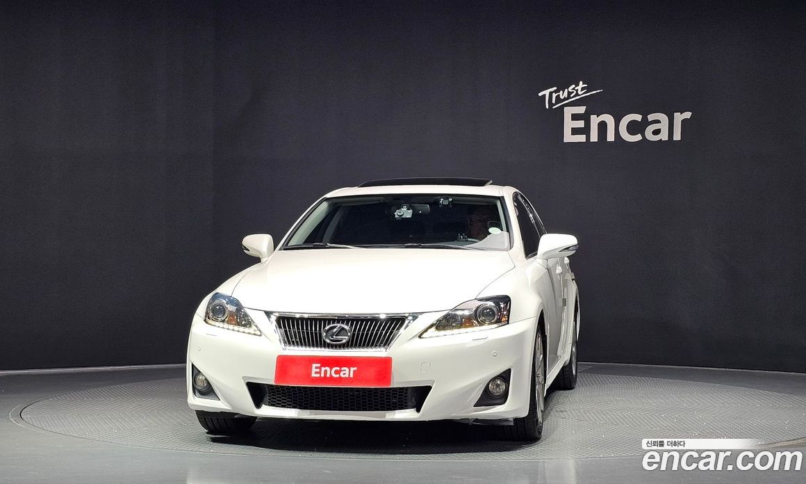 Lexus IS250 фото 3