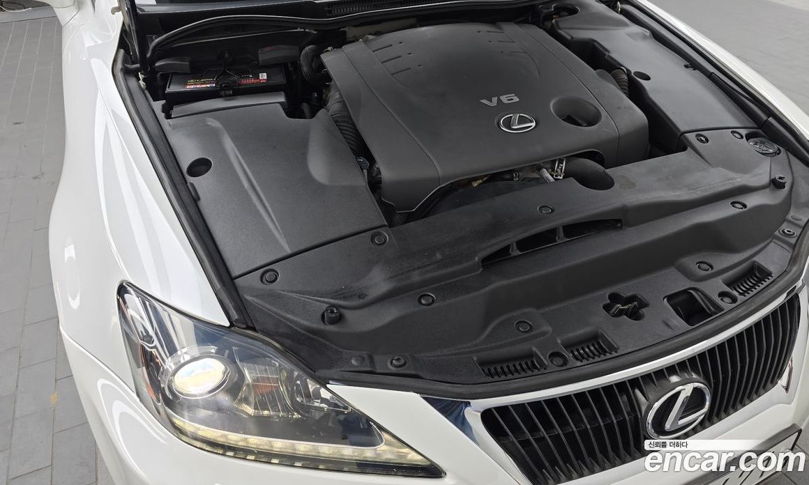 Lexus IS250 фото 6