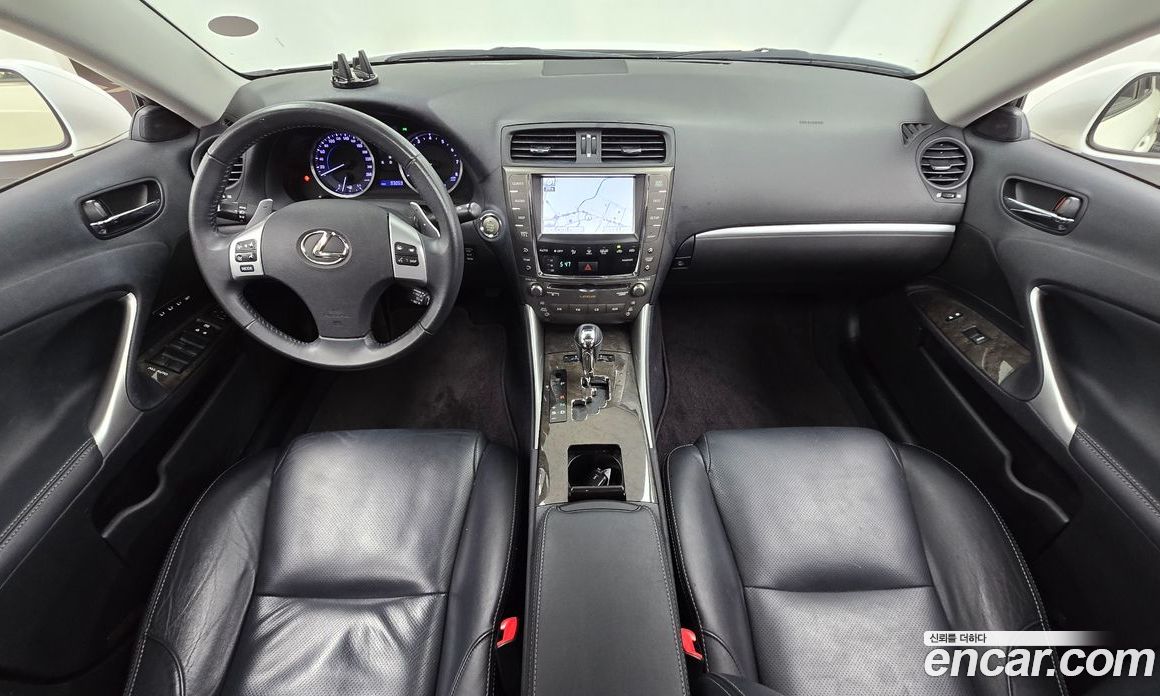 Lexus IS250 фото 7