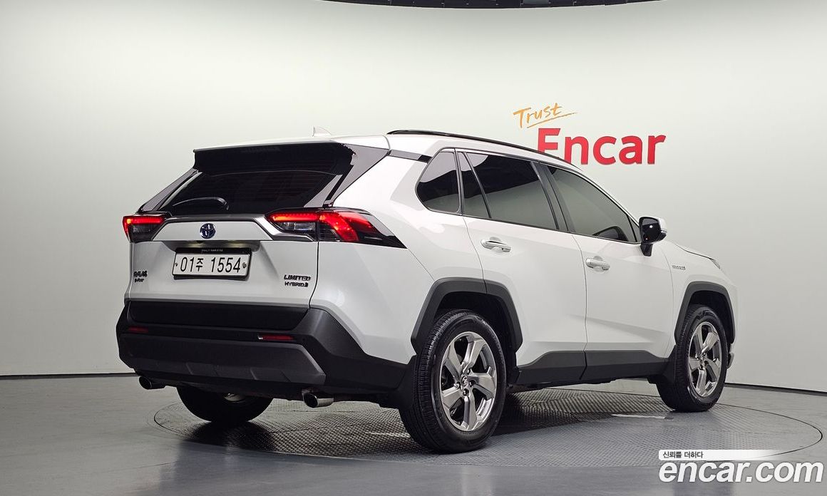 Toyota RAV4 5th Gen фото 2