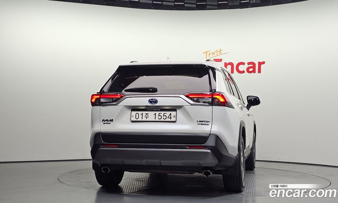 Toyota RAV4 5th Gen фото 4