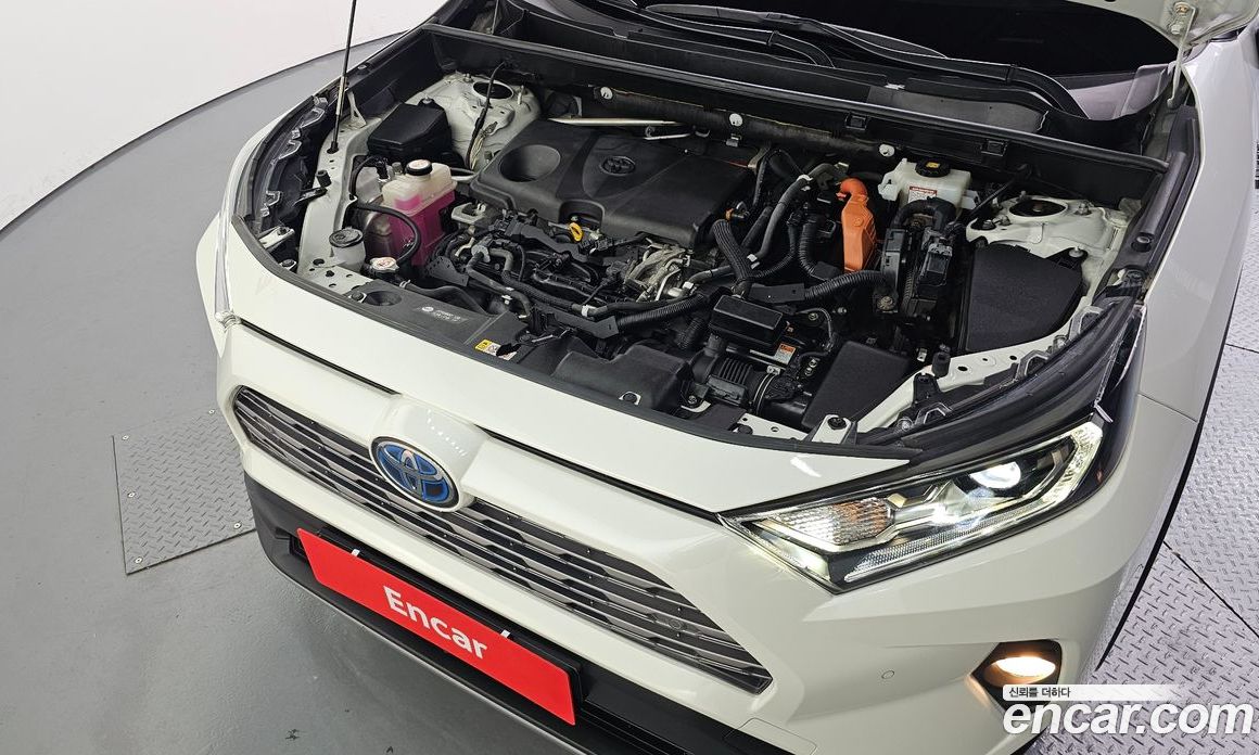 Toyota RAV4 5th Gen фото 6
