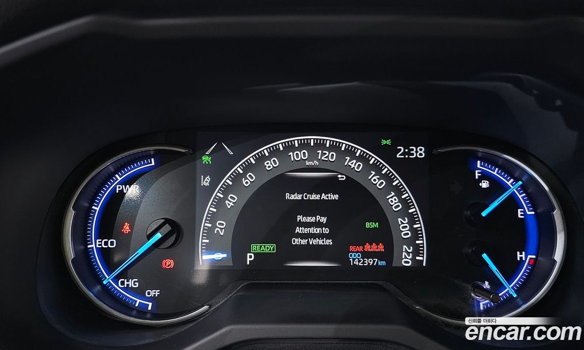 Toyota RAV4 5th Gen фото 8