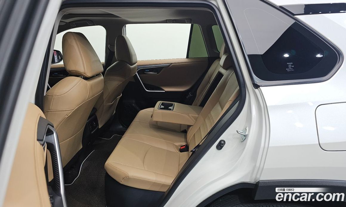 Toyota RAV4 5th Gen фото 11