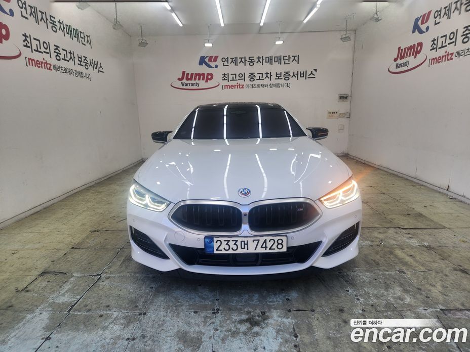 BMW 8-Series (G15) фото 4