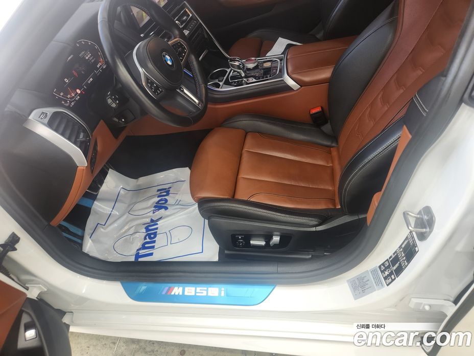 BMW 8-Series (G15) фото 15