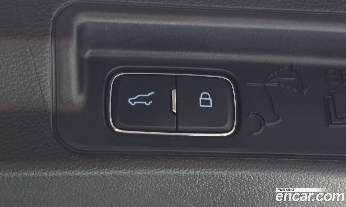 Ford Explorer 6th Gen фото 18