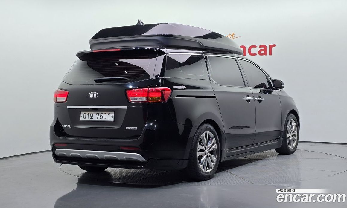 Kia Carnival 3rd Gen фото 2