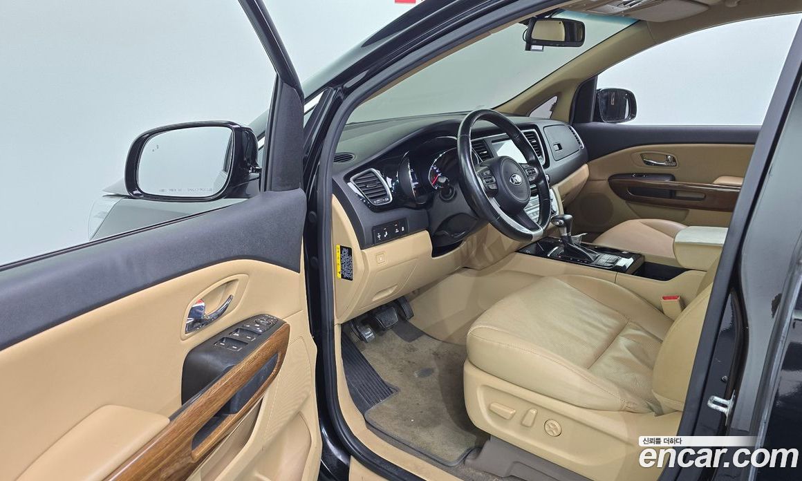 Kia Carnival 3rd Gen фото 10