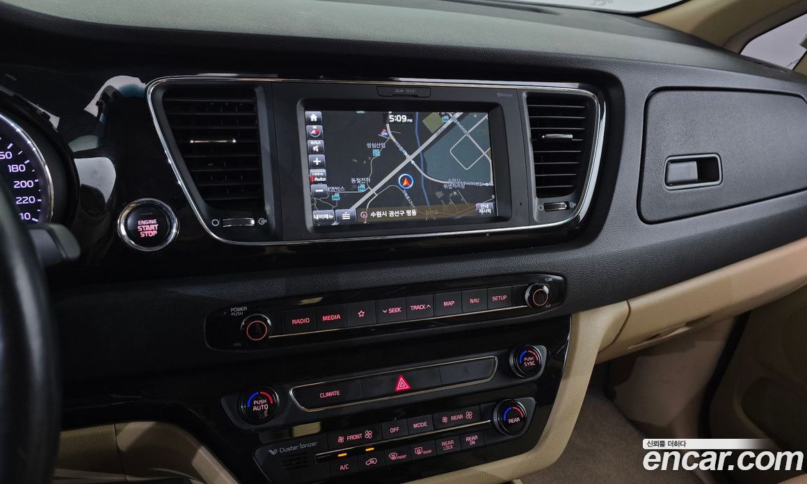 Kia Carnival 3rd Gen фото 13