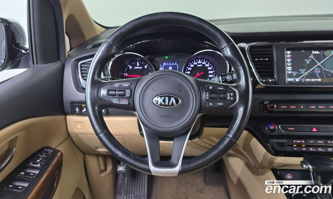 Kia Carnival 3rd Gen фото 14